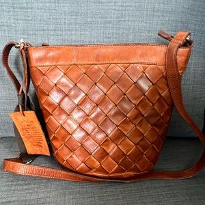 NWT VILENCA HOLLAND WEAVED LEATHER  CROSSBODY BAG